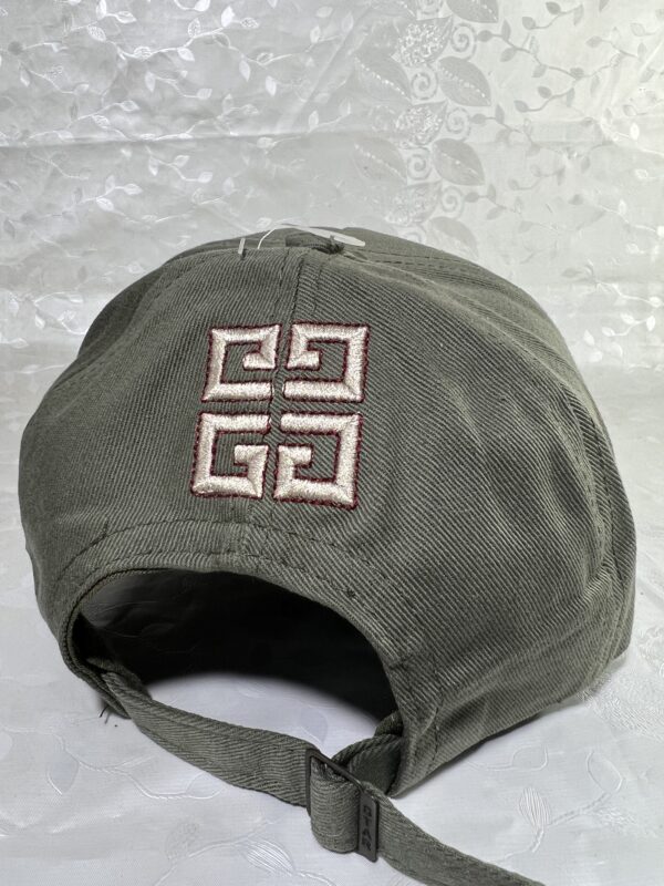 givenchi – Image 2